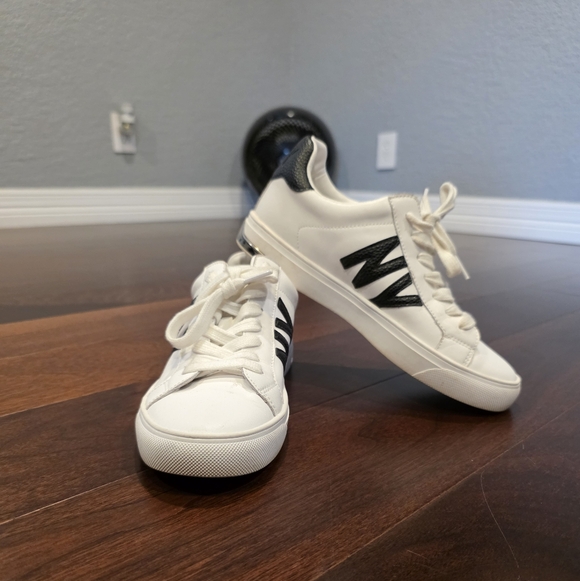 Dkny Shoes - DKNY White Sneakers with Black Side Accents